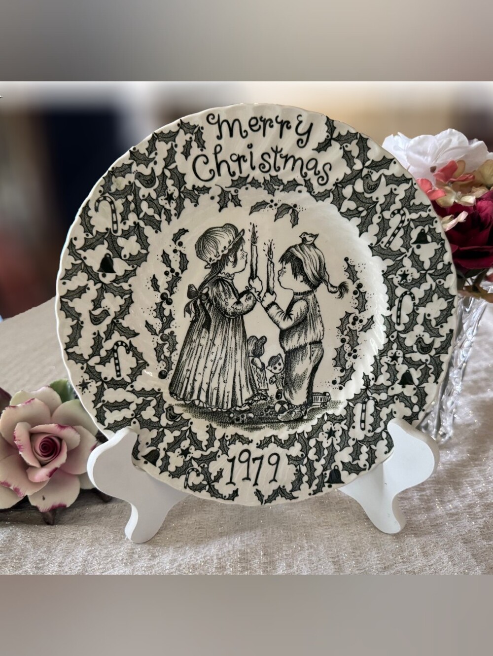 VTG ROYAL CROWNFORD Christmas Plate 1979 Norma Sherman Staffordshire England 9"